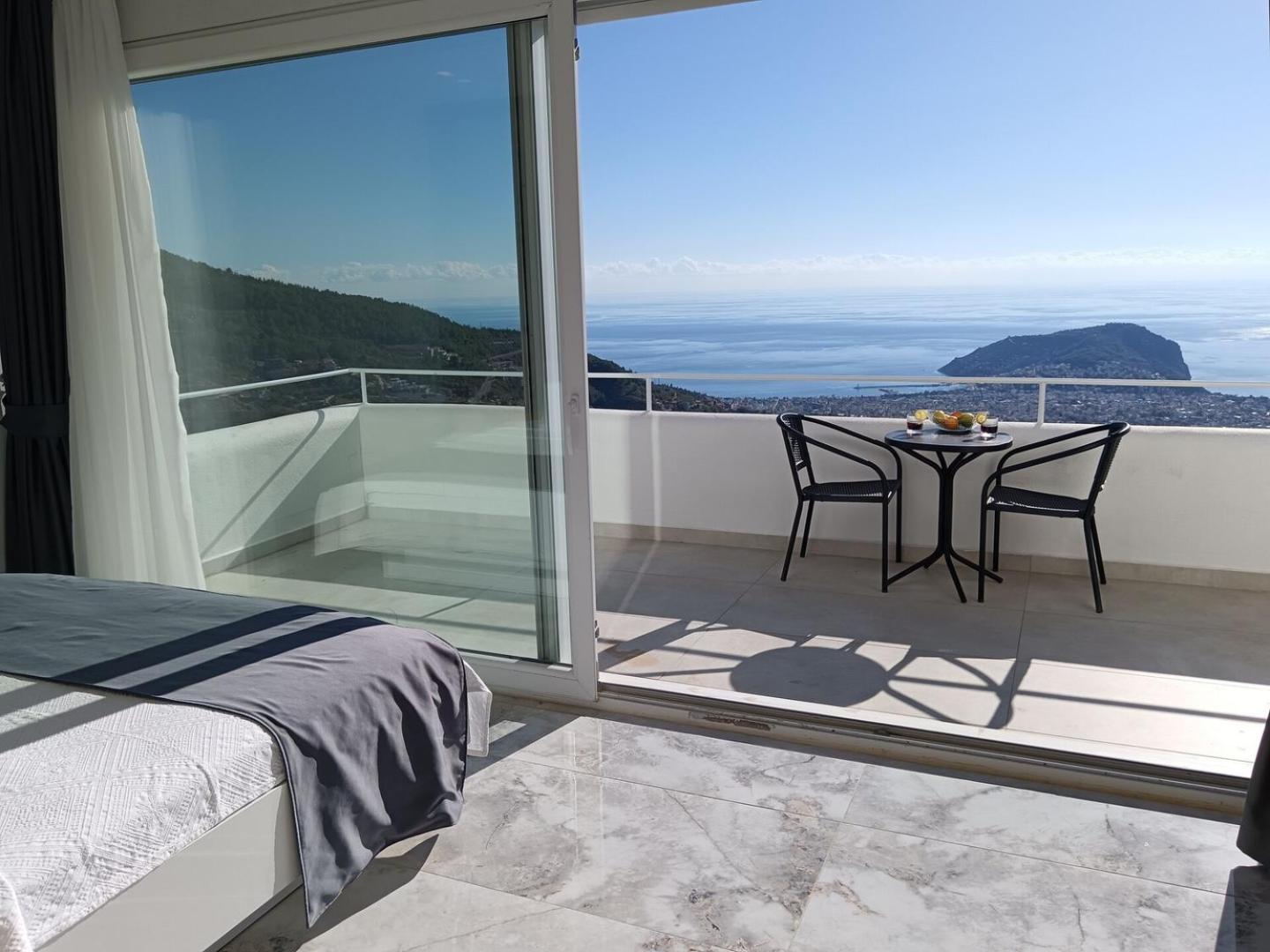 Holiday home Luxury By The Coast