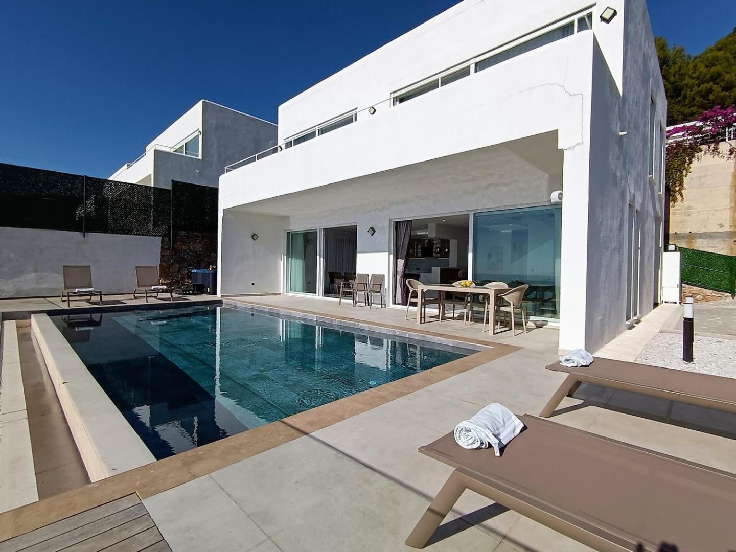 Luxury By The Coast Holiday home